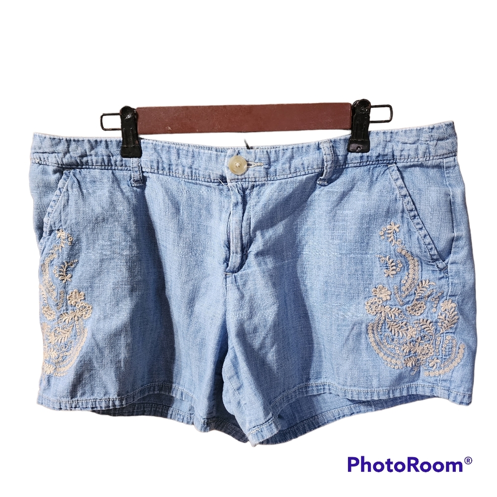 Liz Claiborne Chambray Embroidered Shorts